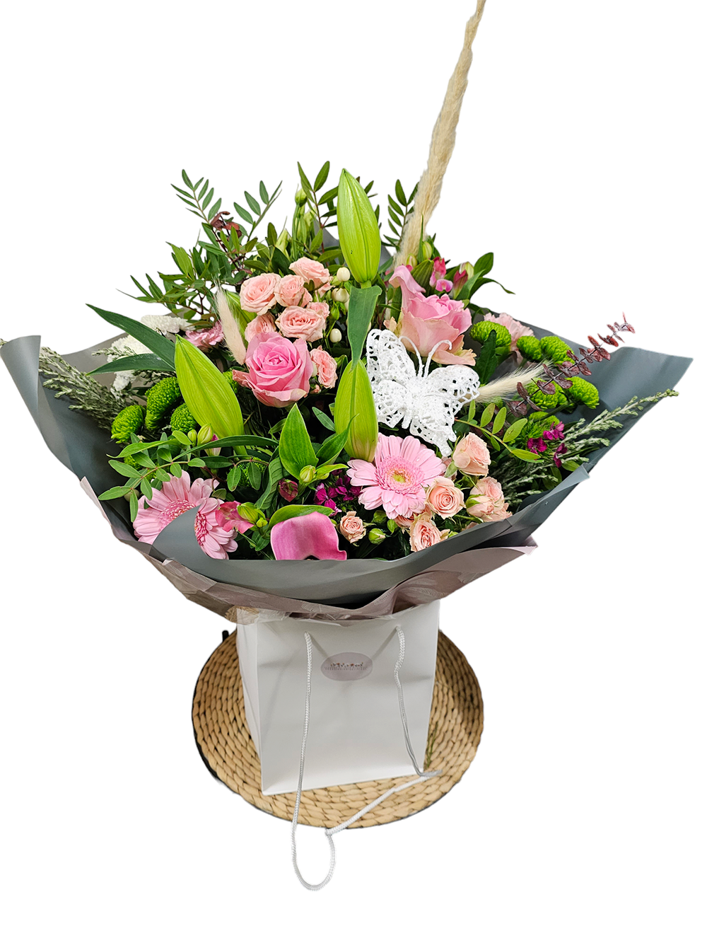 Handtie bouquet in water. 4 sizes available